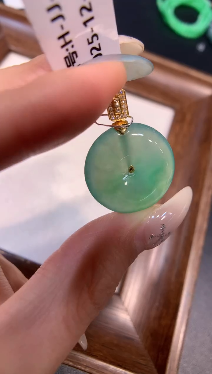 吊坠(不含链)18K金镶嵌翡翠平安扣