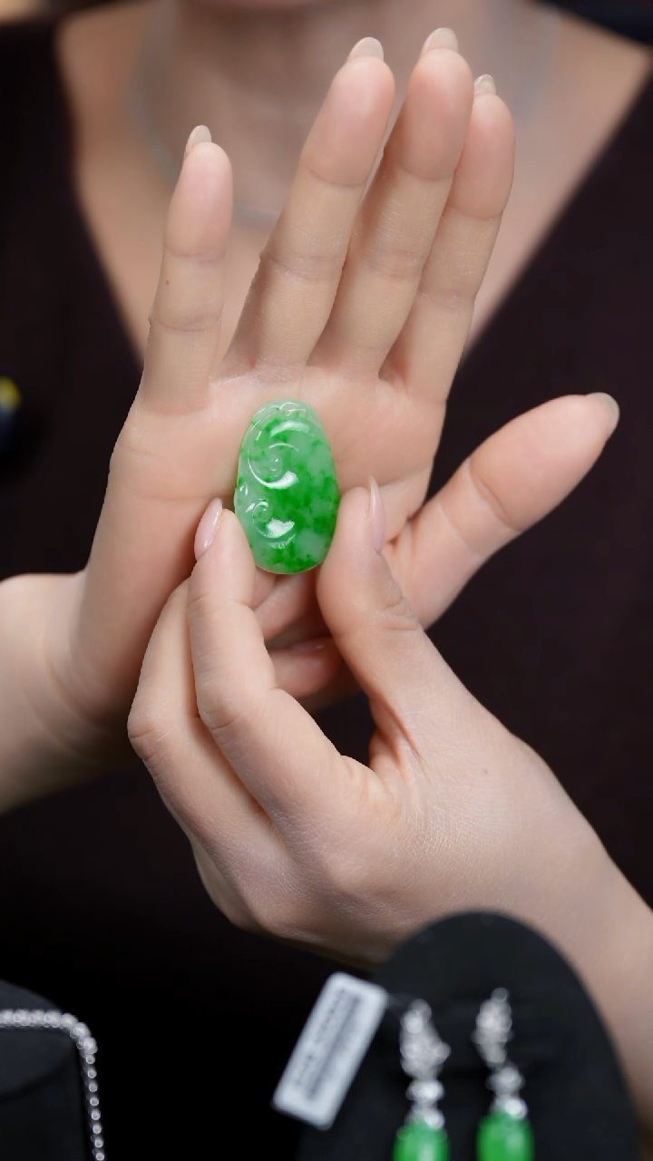 【闪购商品】翡翠颈饰未镶嵌颈饰