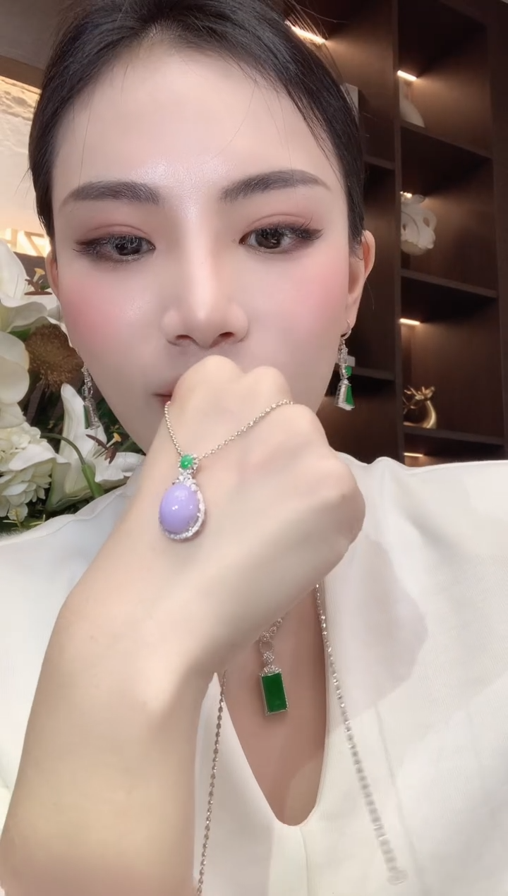 吊坠(不含链)18K金镶嵌翡翠A14 紫货有一定色差