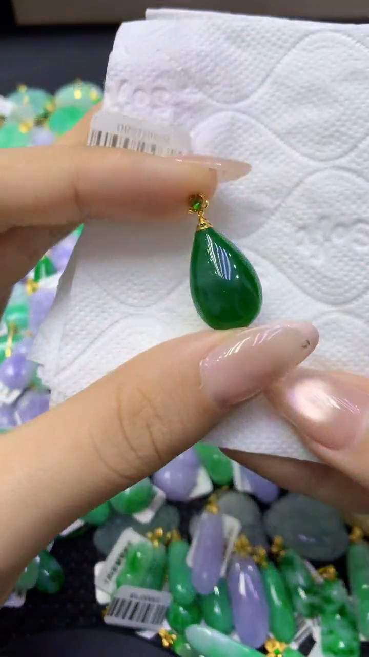 颈饰18K金镶嵌翡翠天然缅甸翡翠A货