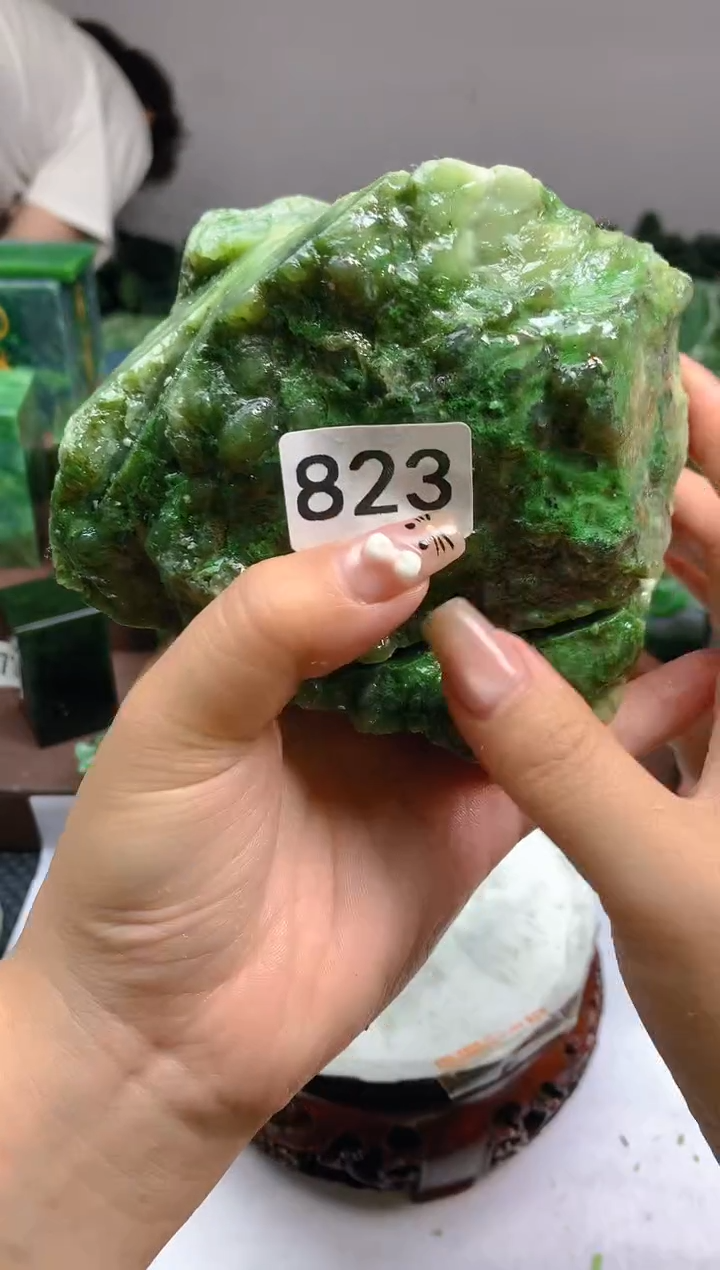 和田玉（碧玉）未镶嵌珠宝半成品823