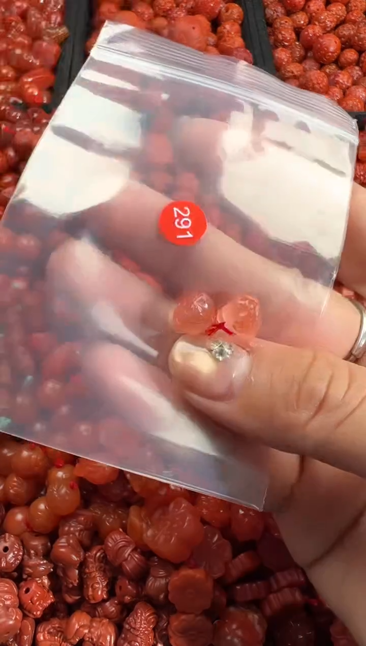 【闪购商品】南红玛瑙未镶嵌颈饰1