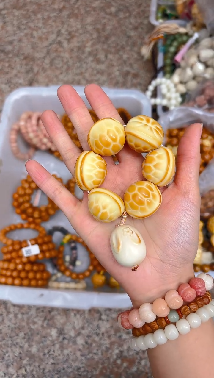 吊坠菩提根/象牙果超级大富甲手捻 白色花兔 30+