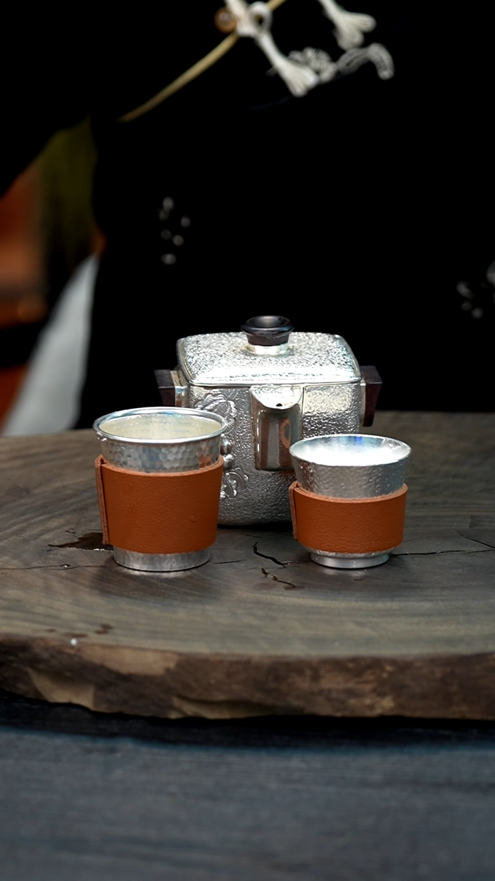 【闪购商品】手工四方手抓壶+1中杯+1小杯+1鱼