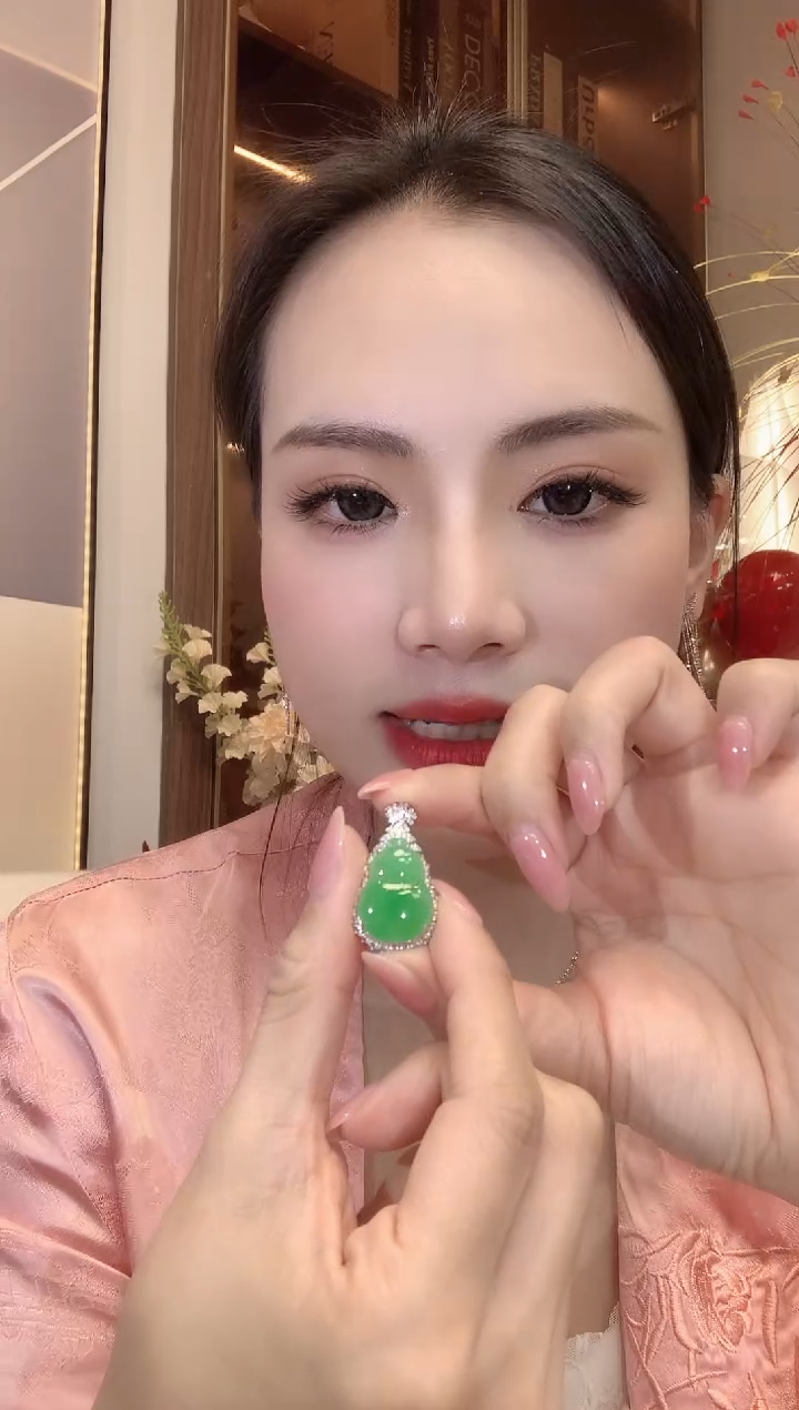 【闪购商品】翡翠吊坠(不含链)18K金镶嵌C21