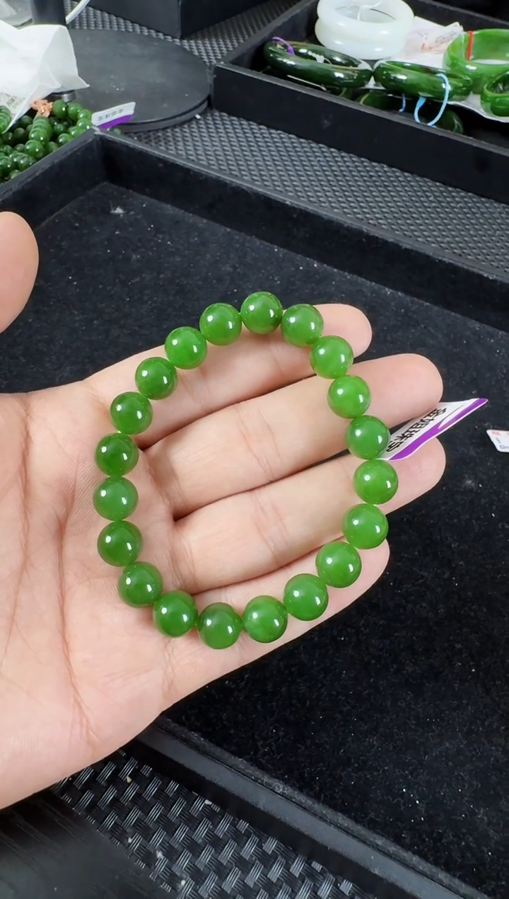 手串未镶嵌和田玉（碧玉）约10MM多样性发一