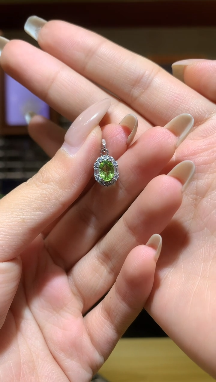 吊坠(赠链)未镶嵌橄榄石【宝石世家严选】