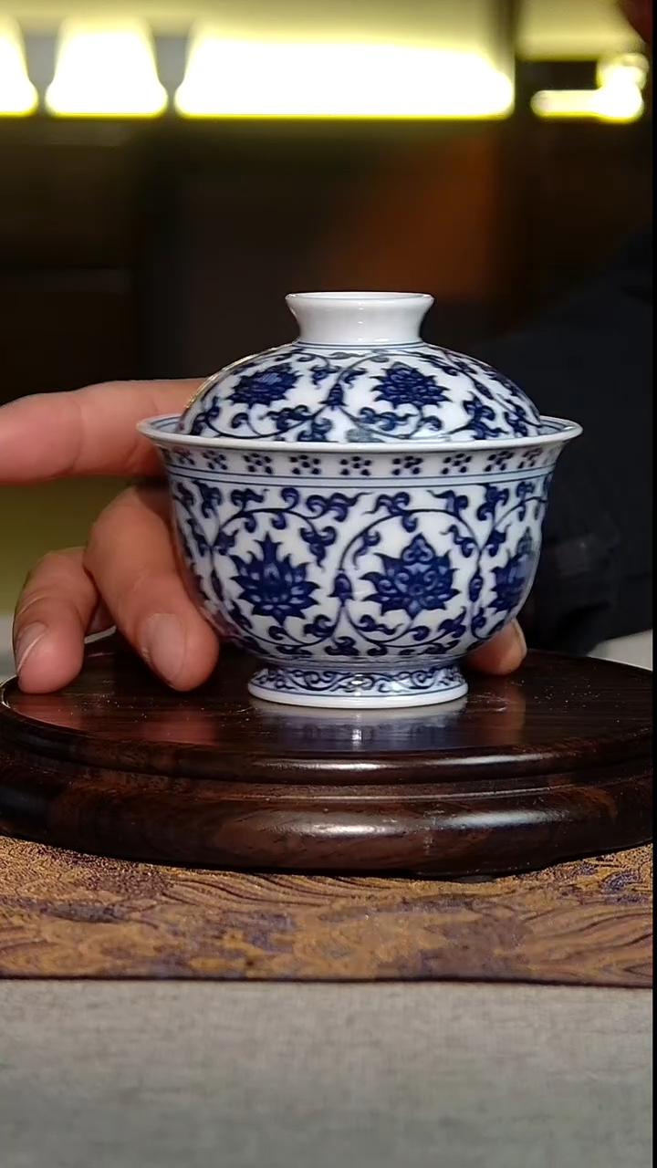 景德镇全手工全手绘青花缠枝盖碗