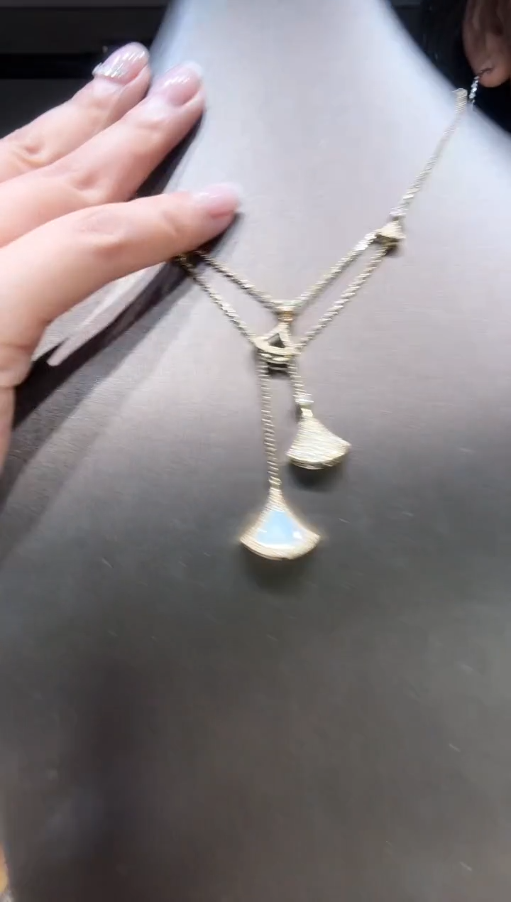 【闪购商品】钻石项链18K金镶嵌多裙子