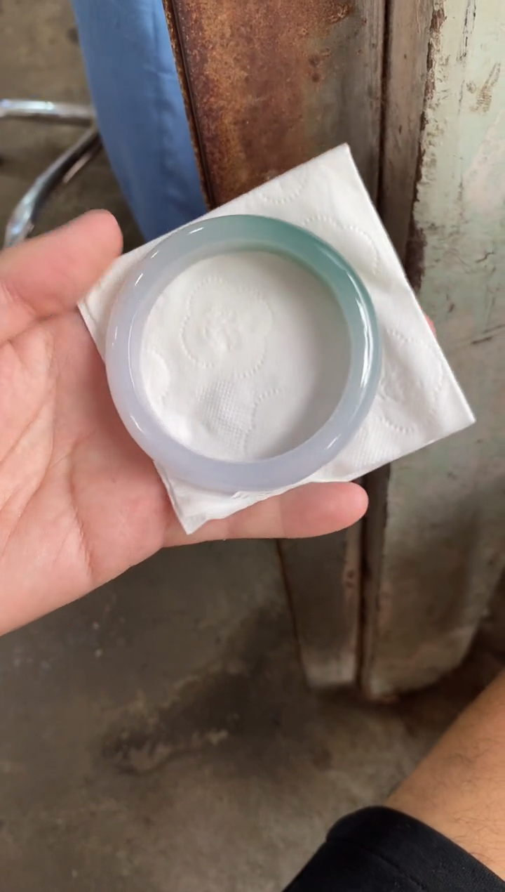 翡翠手镯未镶嵌手镯