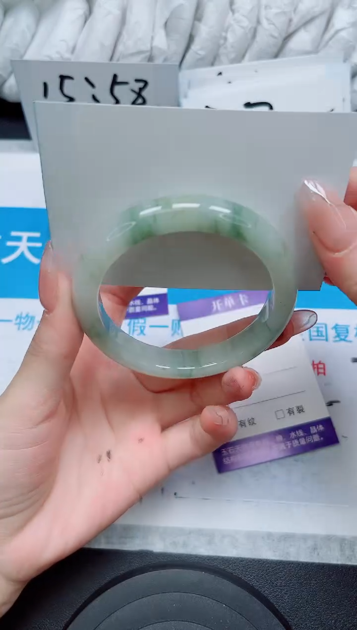 【闪购商品】石英质玉手镯未镶嵌157