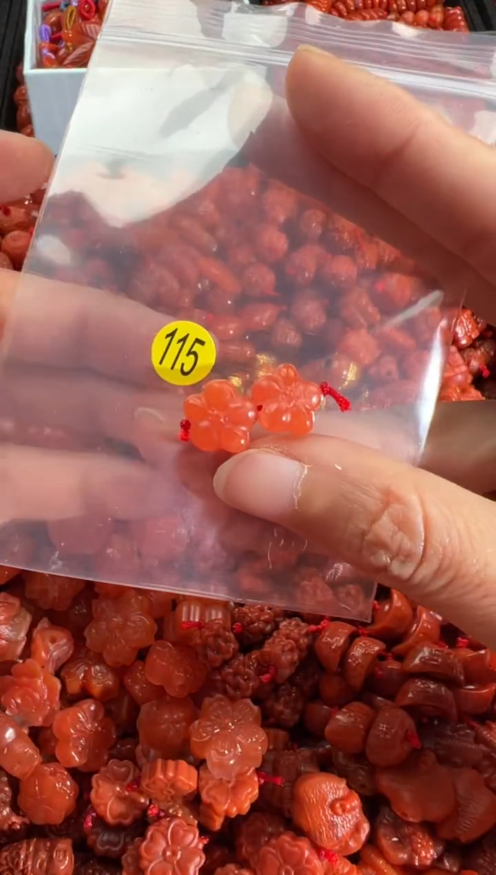 【闪购商品】南红玛瑙颈饰未镶嵌1