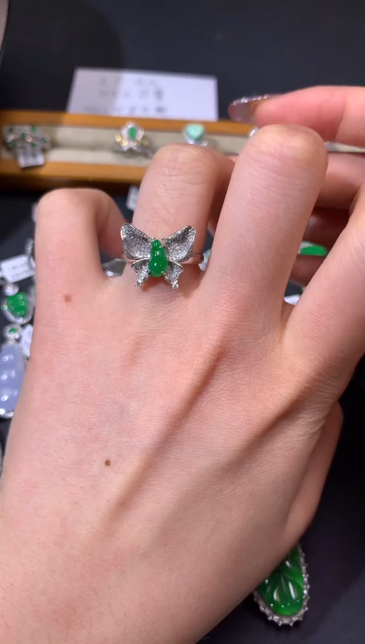 翡翠18K金镶嵌吊坠(不含链)戒指