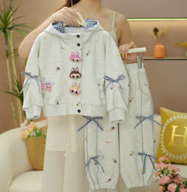 早秋款女童卡通洋气时尚连帽运动休闲春秋外套