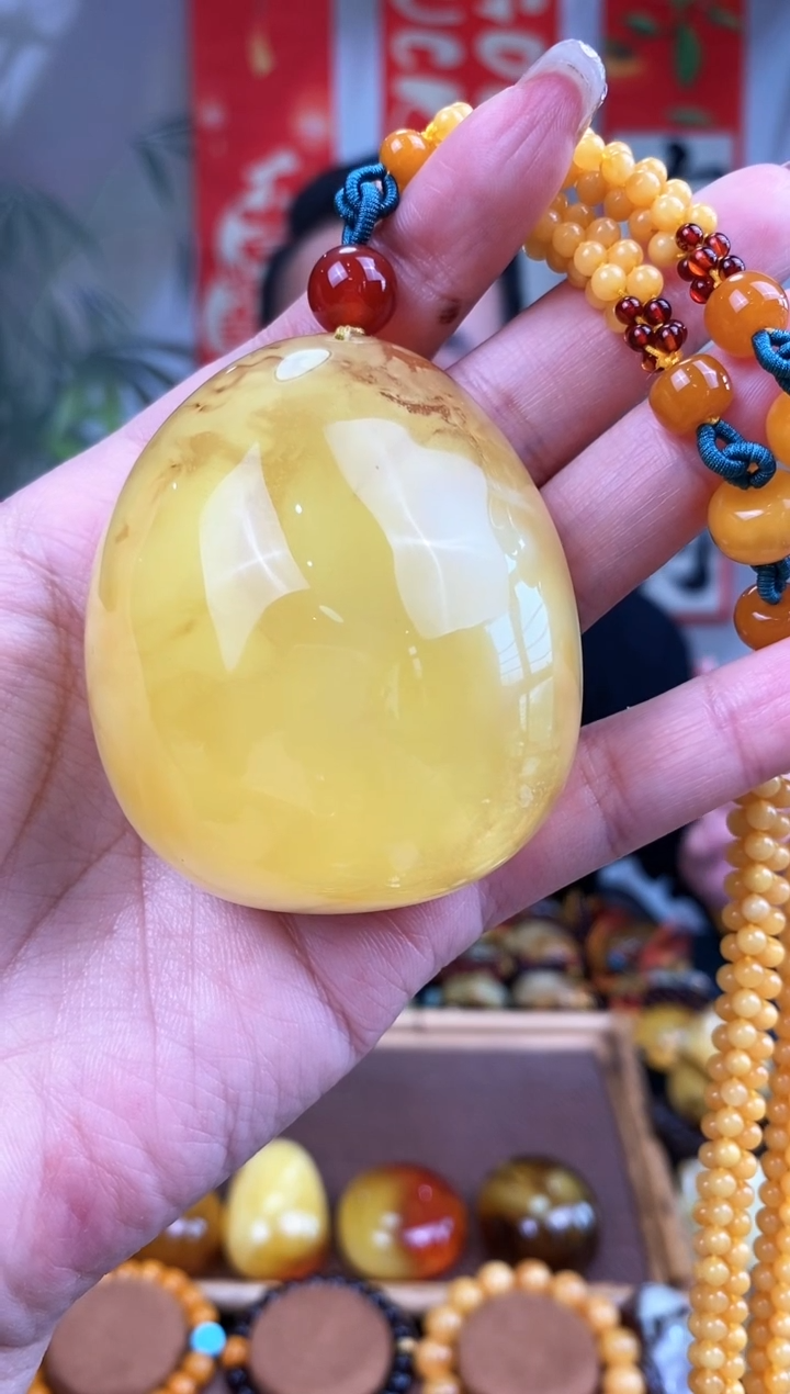 【闪购商品】琥珀裸石未镶嵌 基地发货 一物一证 顺丰包邮