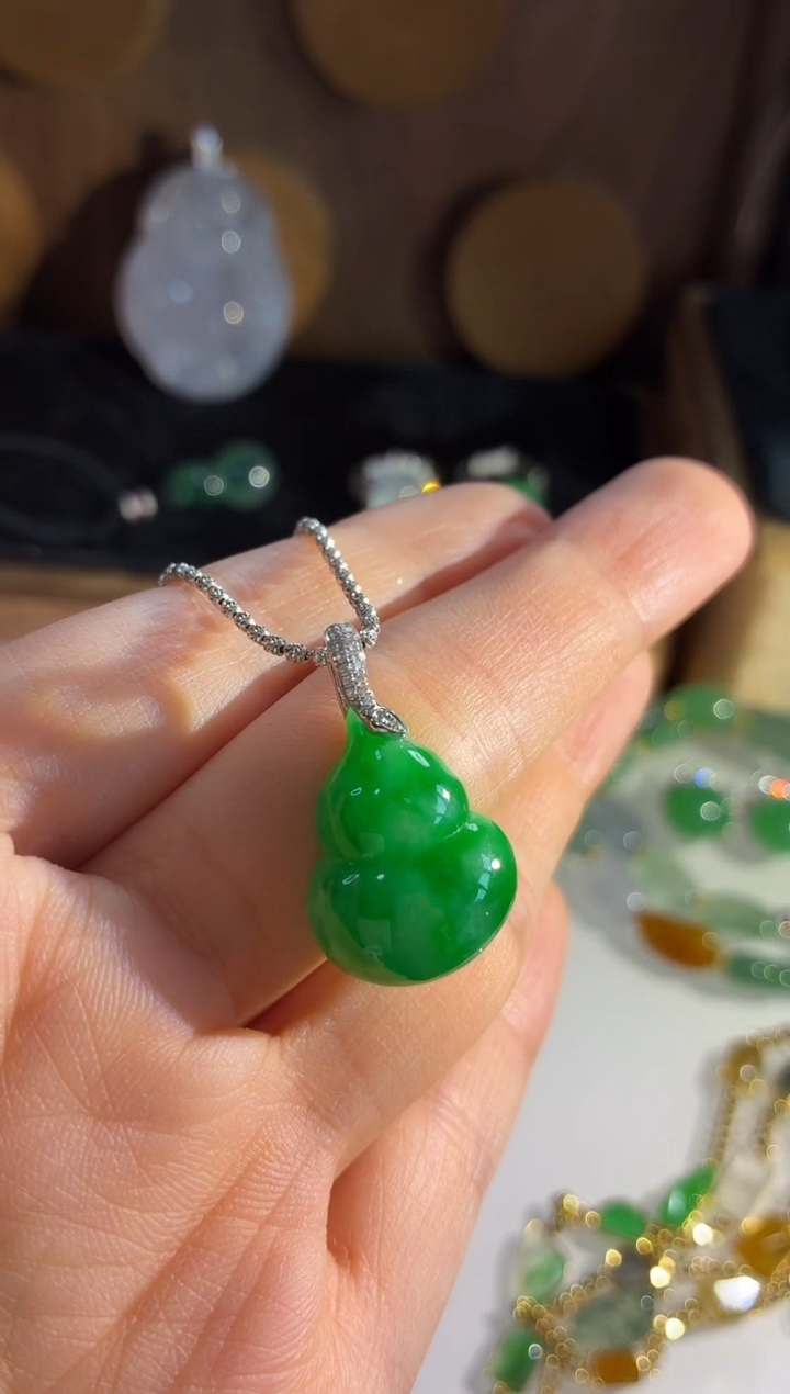 吊坠(不含链)18K金镶嵌翡翠吊坠