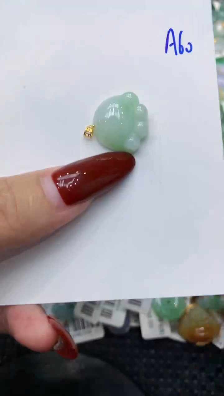 翡翠18K金镶嵌颈饰111111111