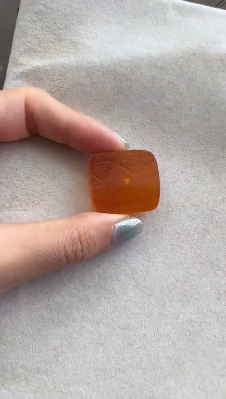 【闪购商品】琥珀裸石未镶嵌10214098-吊坠