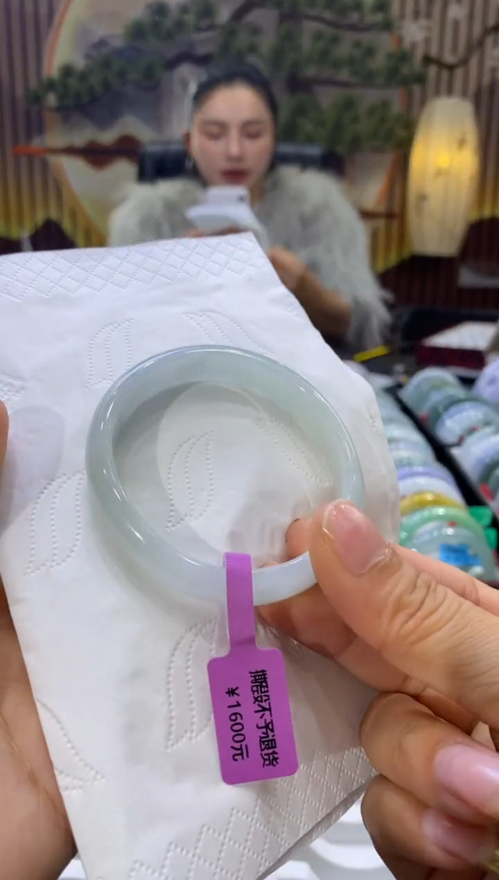 【闪购商品】翡翠手镯未镶嵌多人004473