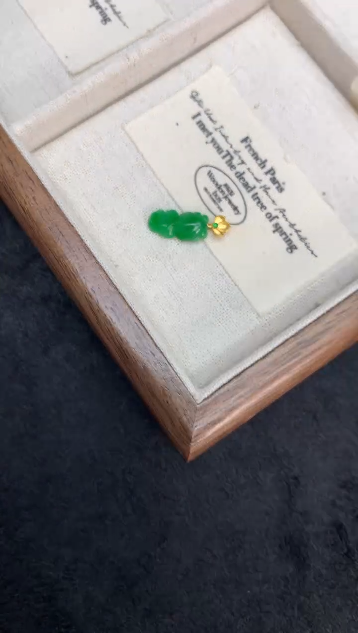 【闪购商品】翡翠颈饰18K金镶嵌鱼鱼