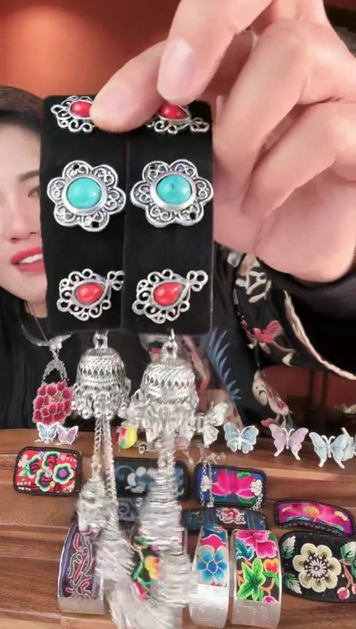 织绣非遗手工苗绣刺绣边夹13