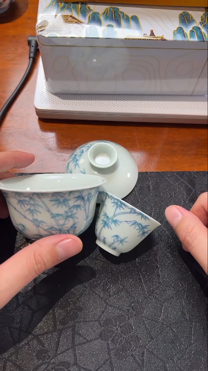 【闪购商品】陶瓷盖子款景德镇斗彩竹子盖碗套组