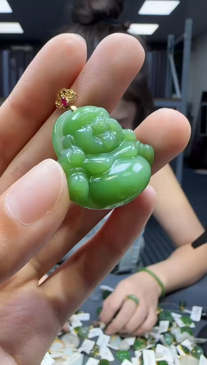 和田玉18K金镶嵌挂件1