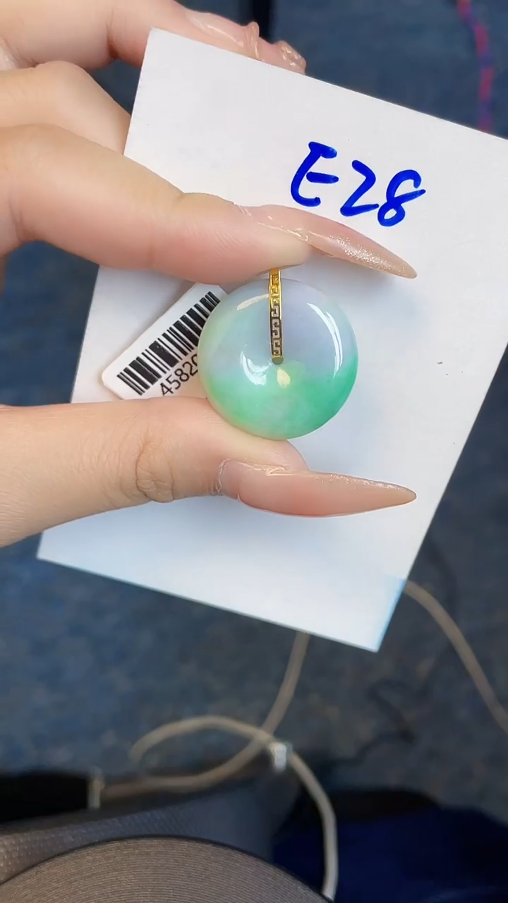 【闪购商品】翡翠颈饰18K金镶嵌00000000