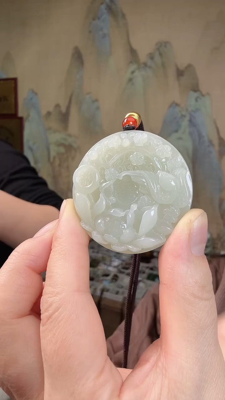 颈饰未镶嵌和田玉.