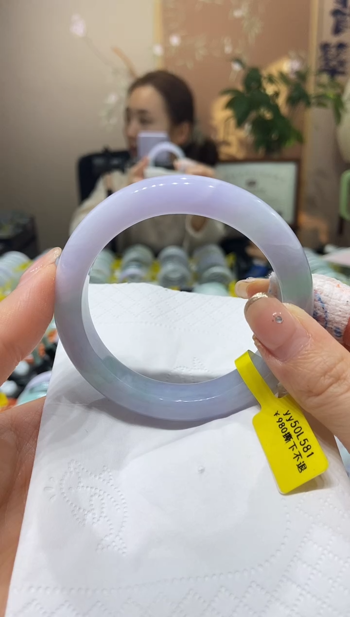 【闪购商品】翡翠手镯未镶嵌58圈口