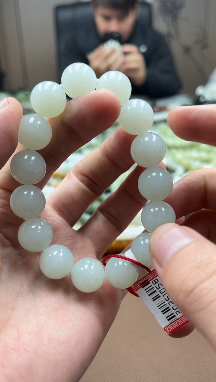未镶嵌手串和田玉俄巴沙白14圆