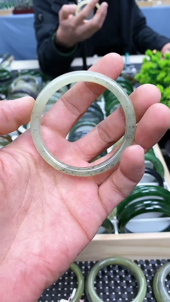 【闪购商品】和田玉手镯未镶嵌52.8