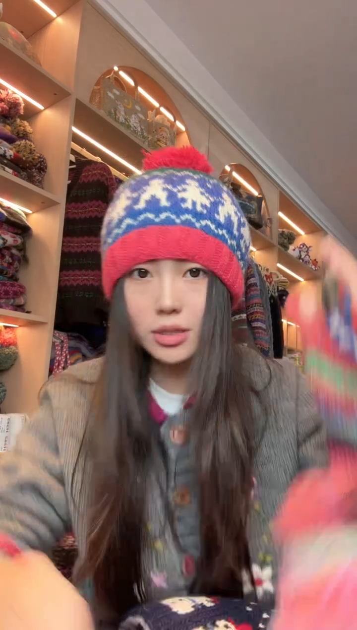 羊毛手拉手单球帽