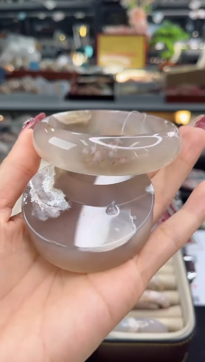 【闪购商品】石英质玉手镯未镶嵌60圈口（赠品镯心）1545668