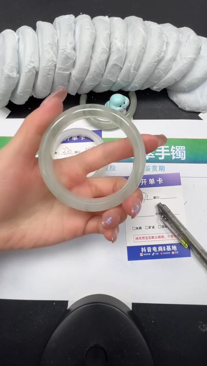 【闪购商品】石英质玉手镯未镶嵌371-59.2