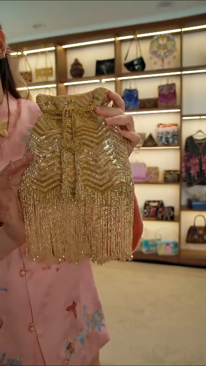 织物65百格汇手工串珠包