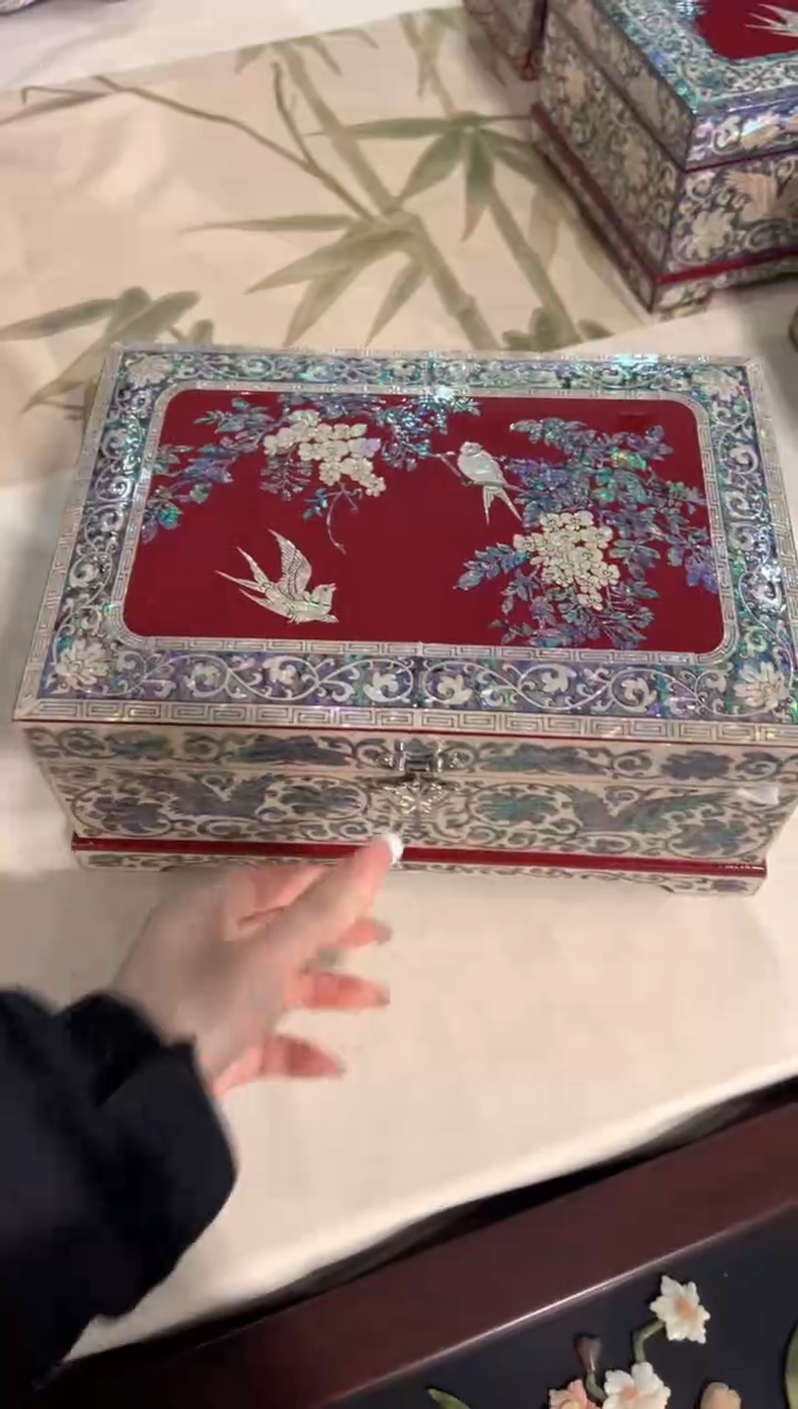 【闪购商品】按扣绒布底·弘贝雅螺钿漆器文化馆