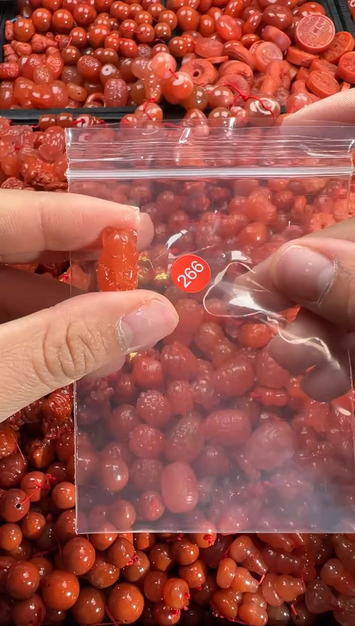 【闪购商品】南红玛瑙颈饰未镶嵌1