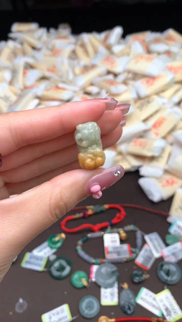 【闪购商品】翡翠挂件未镶嵌—