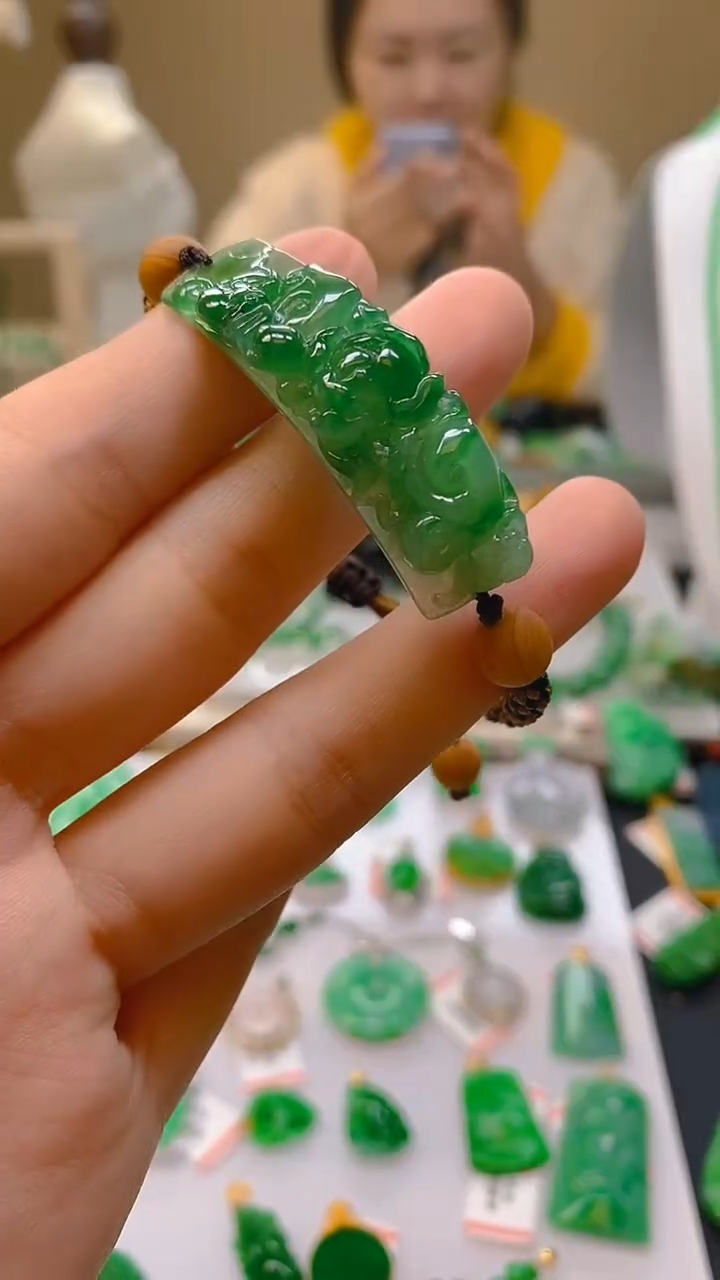 【闪购商品】翡翠颈饰未镶嵌新号开播，全场乱卖