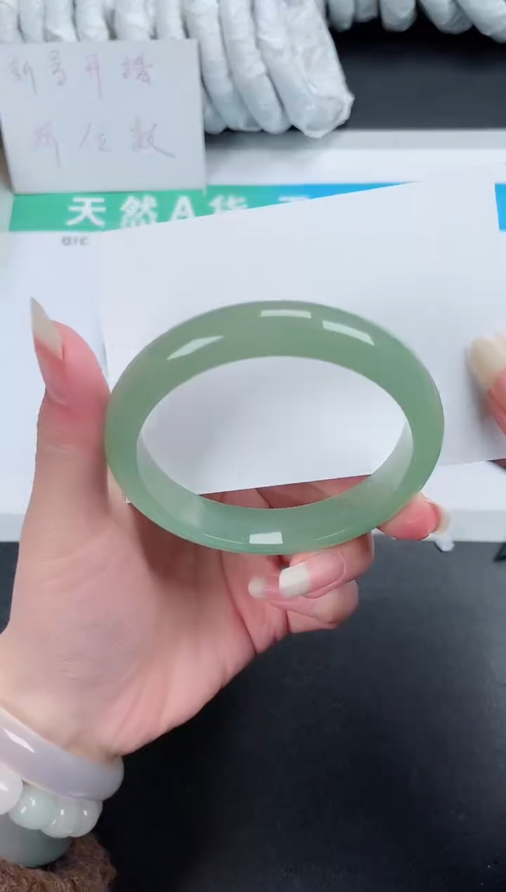 【闪购商品】石英质玉手镯未镶嵌328-60