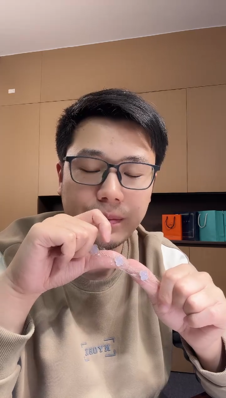 【闪购商品】贝壳（贝母）手链18K金镶嵌白色k黄，五花手链GHJ