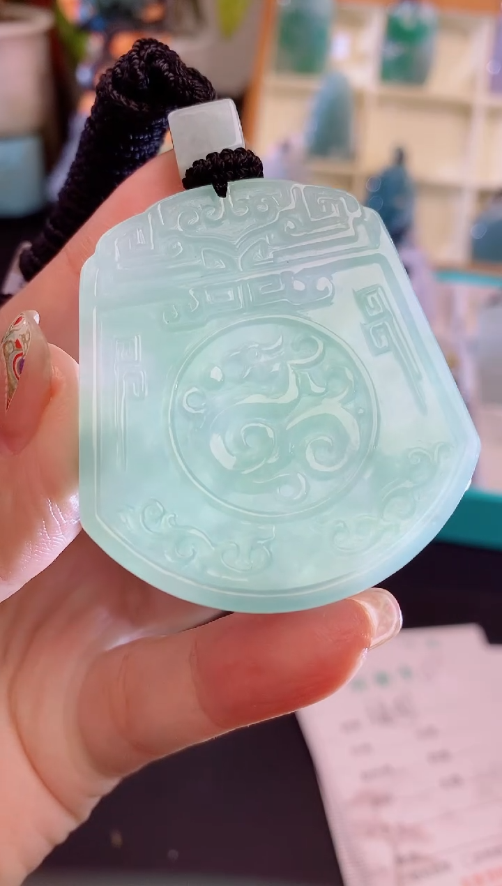 吊坠(不含链)未镶嵌翡翠缅甸天然翡翠吊坠