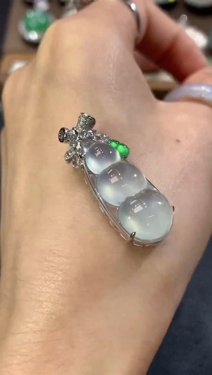 吊坠(不含链)18K金镶嵌翡翠C23
