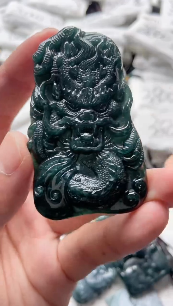 翡翠未镶嵌颈饰9999999999