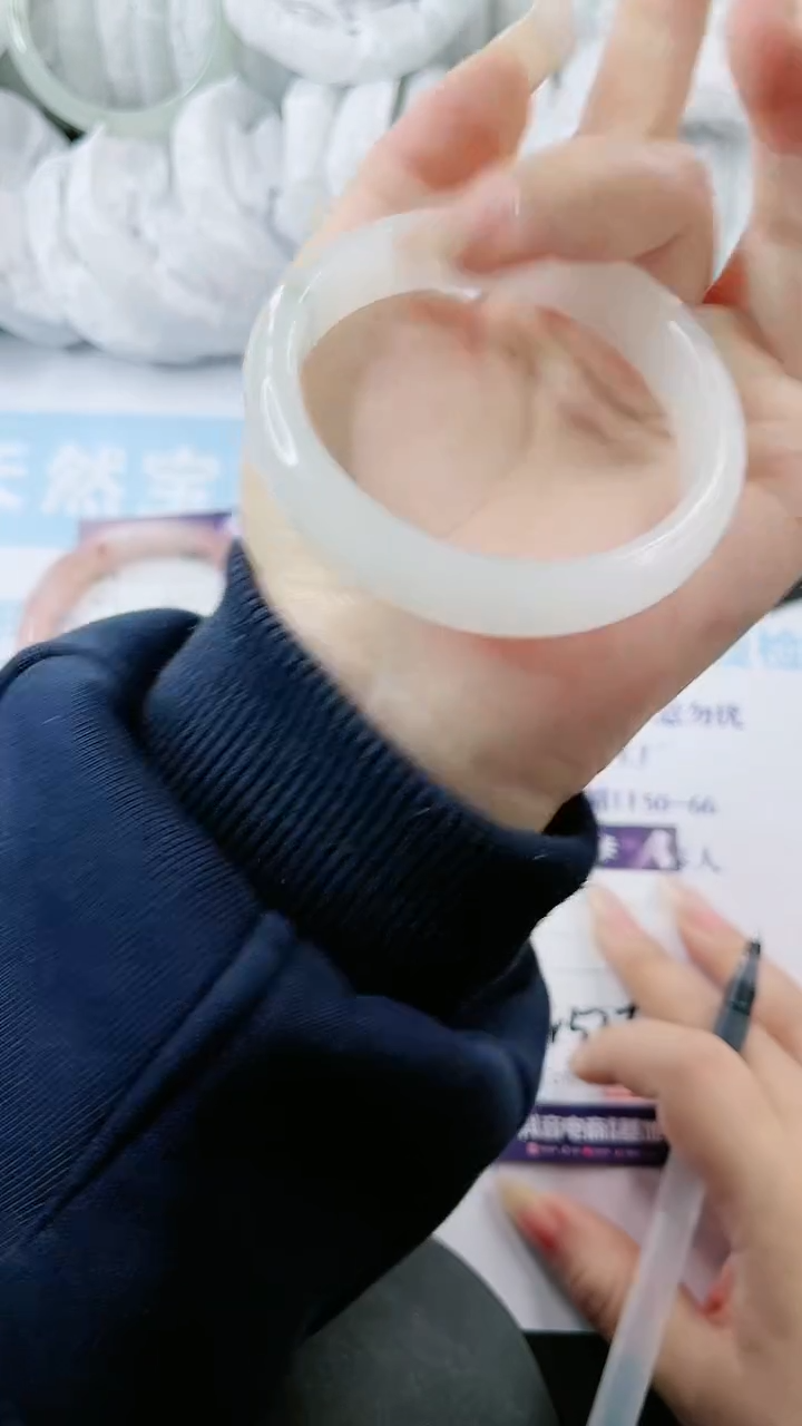 【闪购商品】石英质玉手镯未镶嵌多样性发货V527