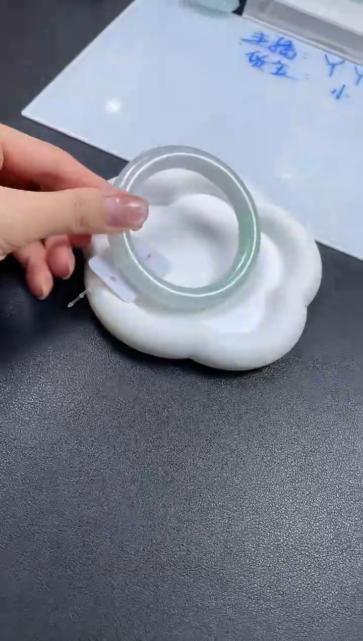 【闪购商品】定制翡翠手镯未镶嵌手镯