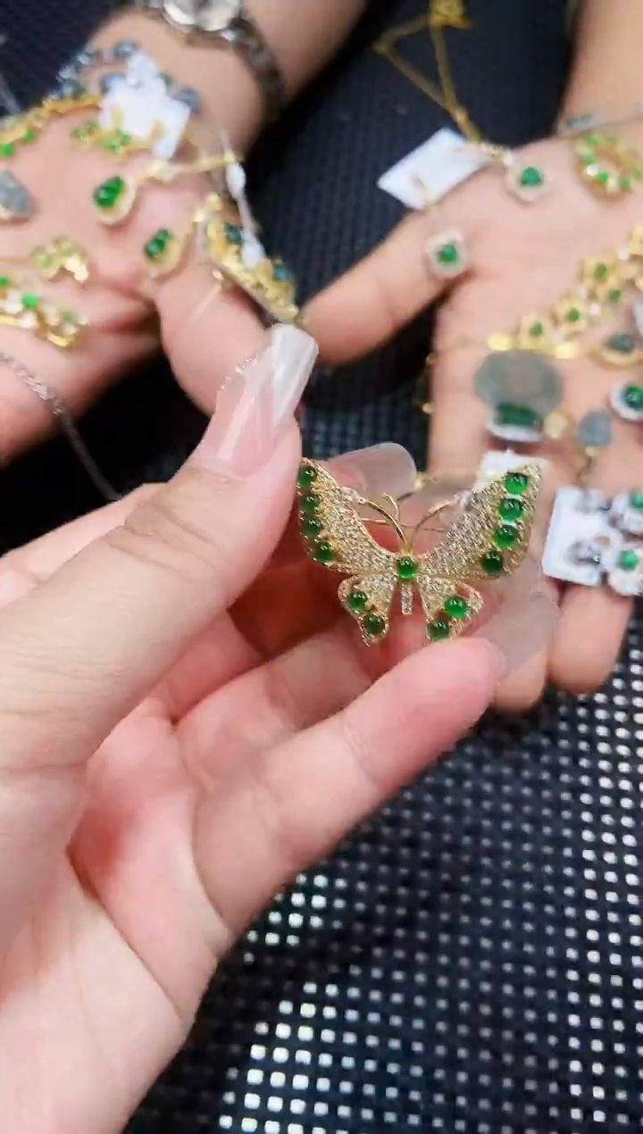 【闪购商品】翡翠吊坠(不含链)未镶嵌111111111