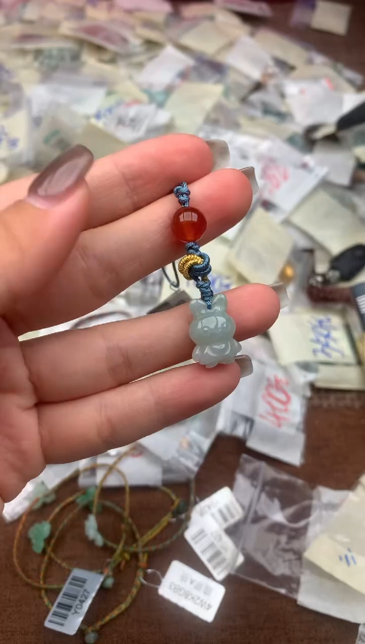 未镶嵌挂件翡翠—