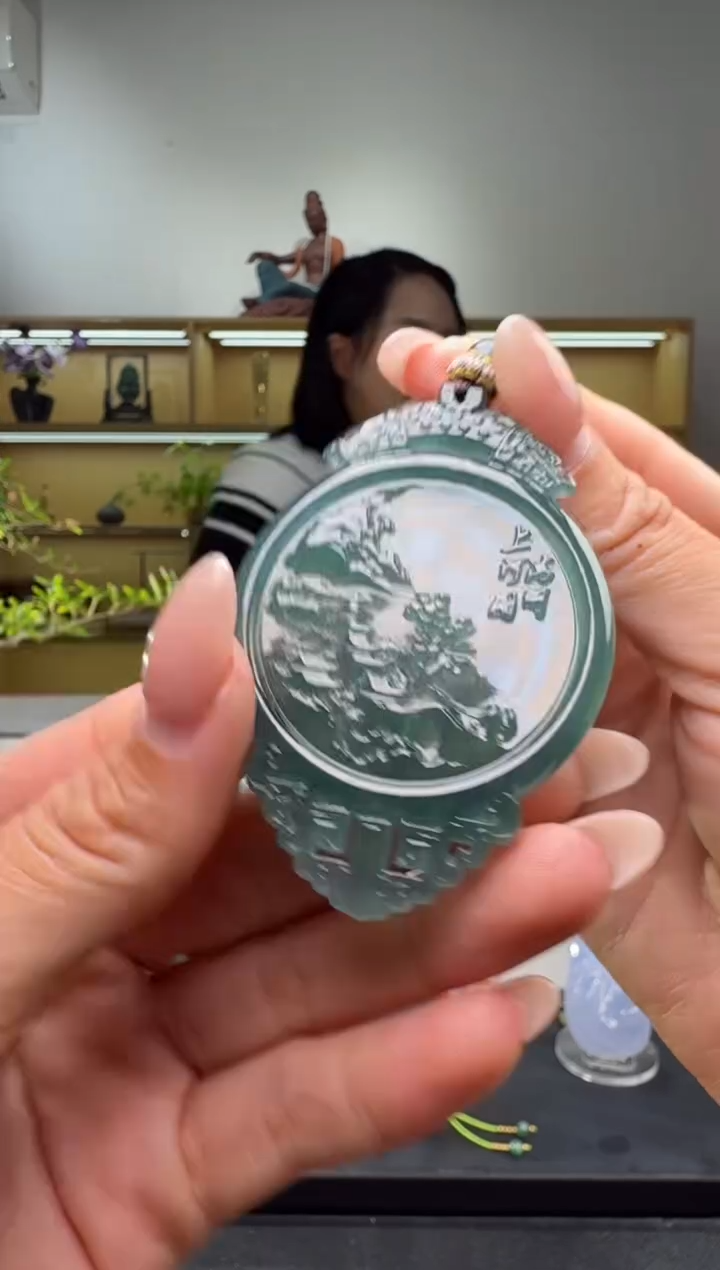 吊坠(不含链)未镶嵌翡翠山水（多样性发其一）
